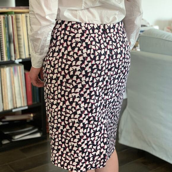 Ann Taylor Abstract Floral Print Pencil Skirt, 6 - Picture 2 of 4